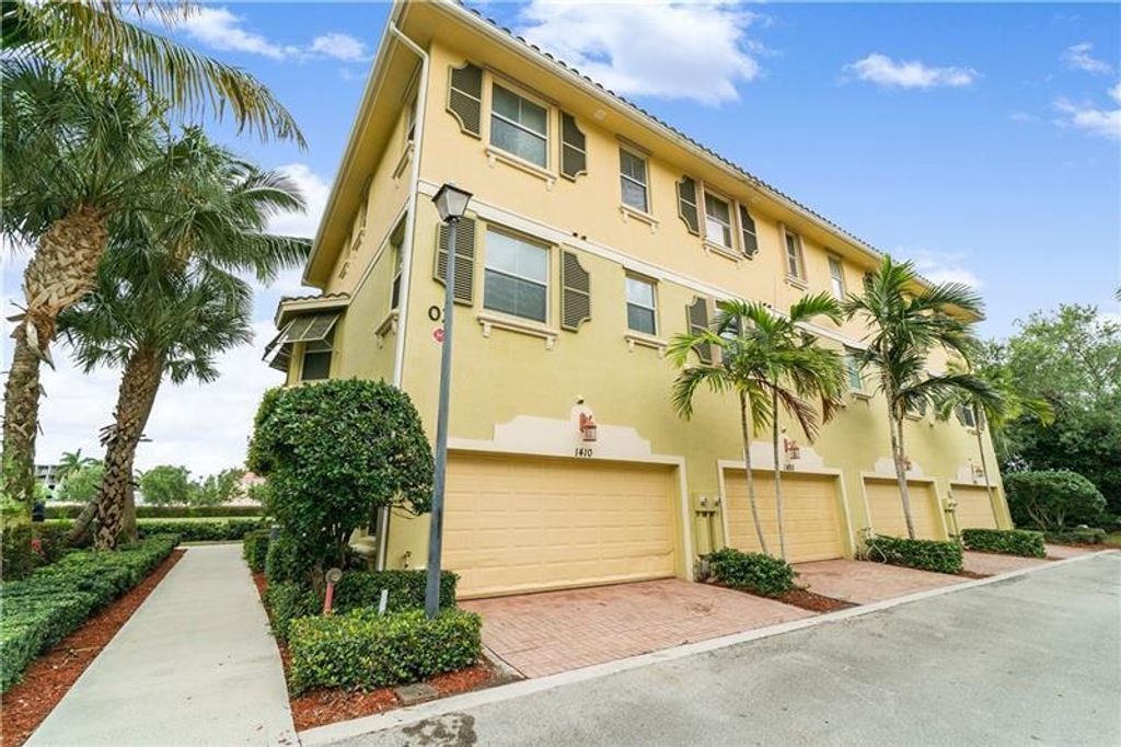 Photo of 1410 Piazza Delle Pallottole, Boynton Beach, FL 33426 (MLS # R10981019)