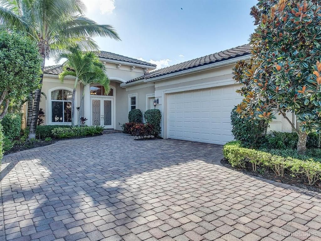 Photo of 116 Bianca Drive, Palm Beach Gardens, FL 33418 (MLS # R10752686)