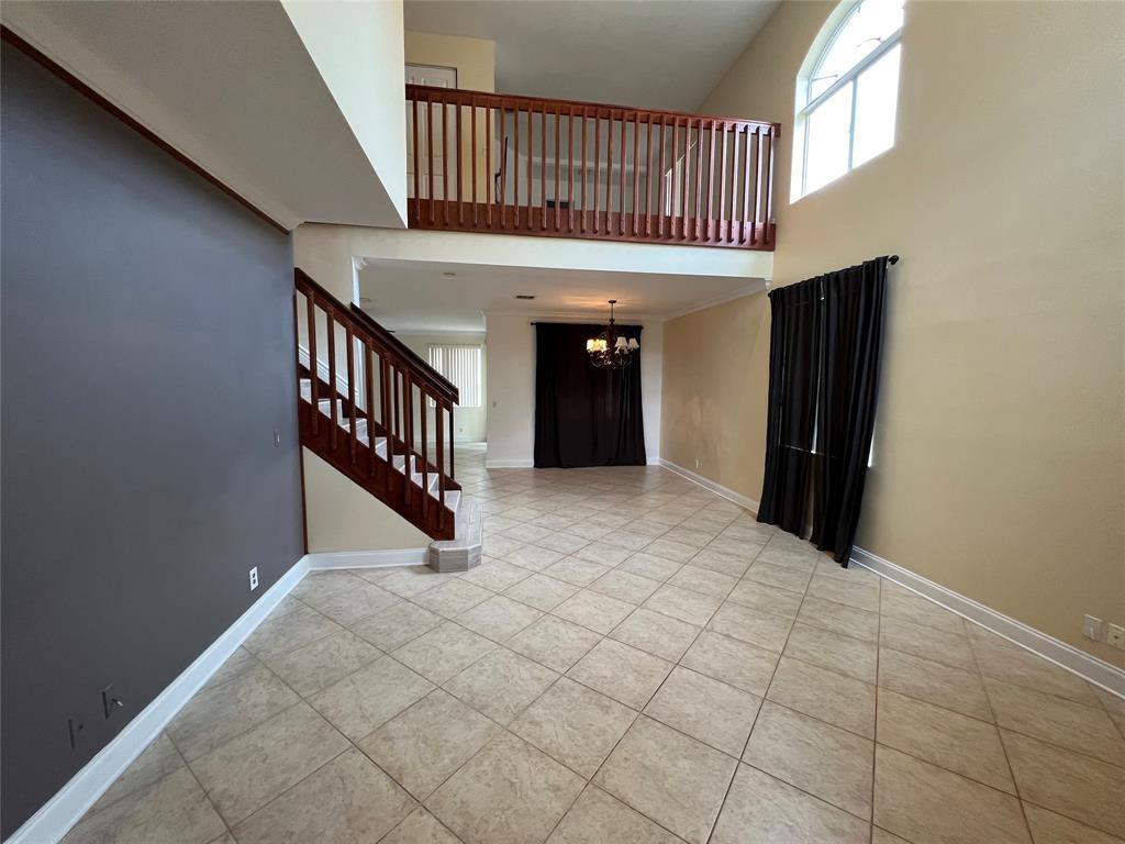 6501 Sandpiper Dr
