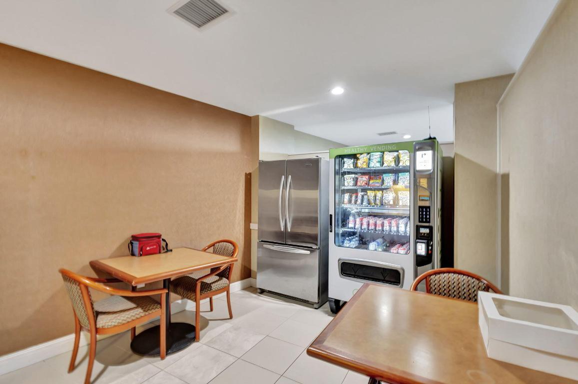 TIARA CONDO - Residential