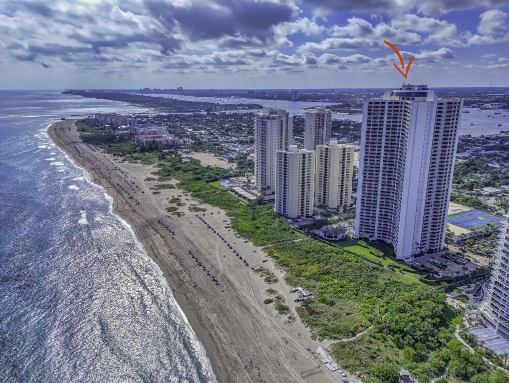 TIARA CONDO - Residential