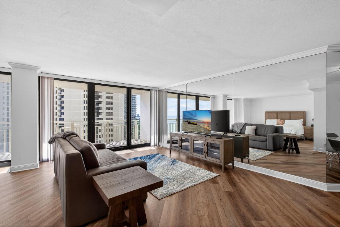 TIARA CONDO - Residential