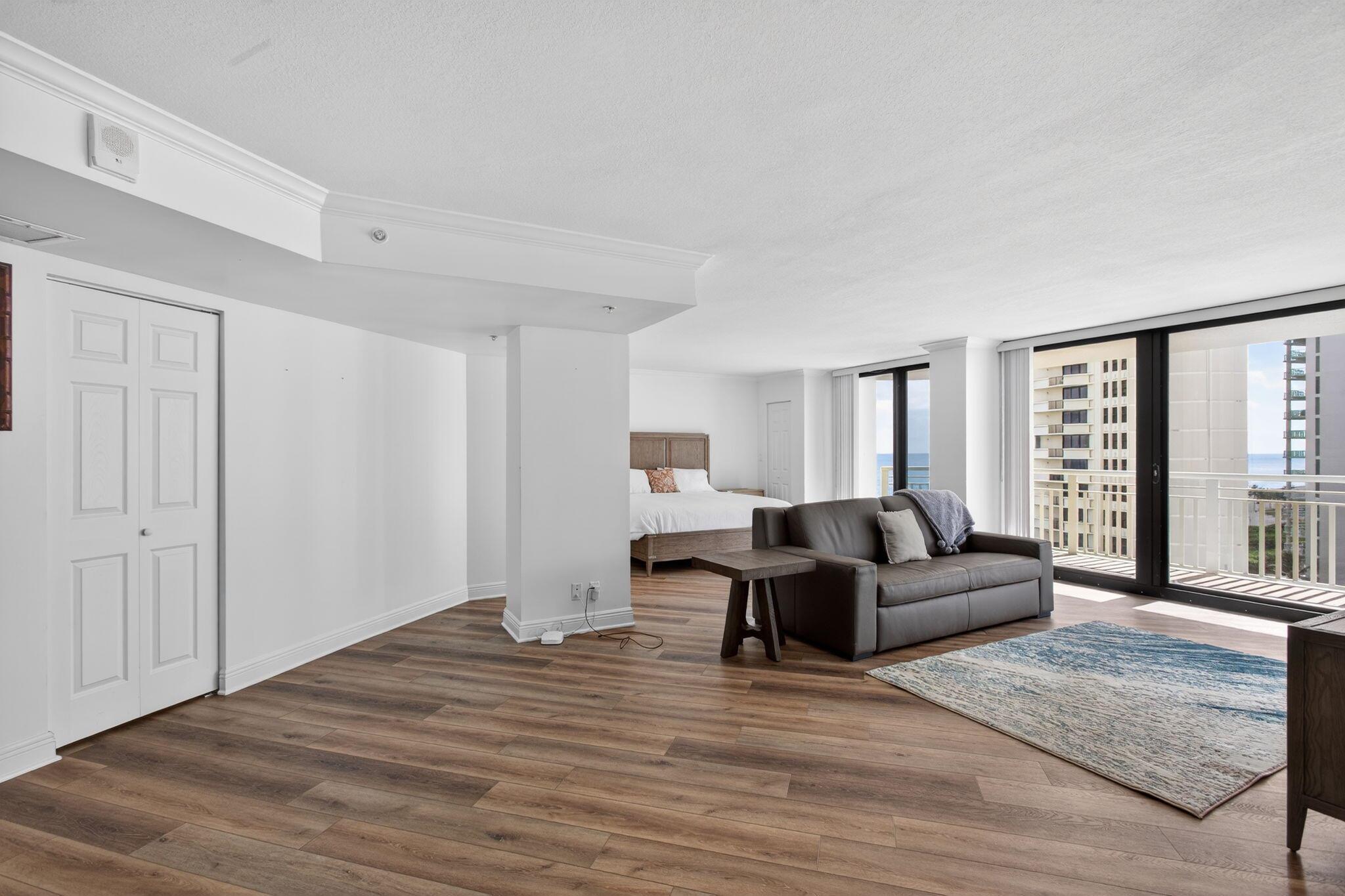 TIARA CONDO - Residential