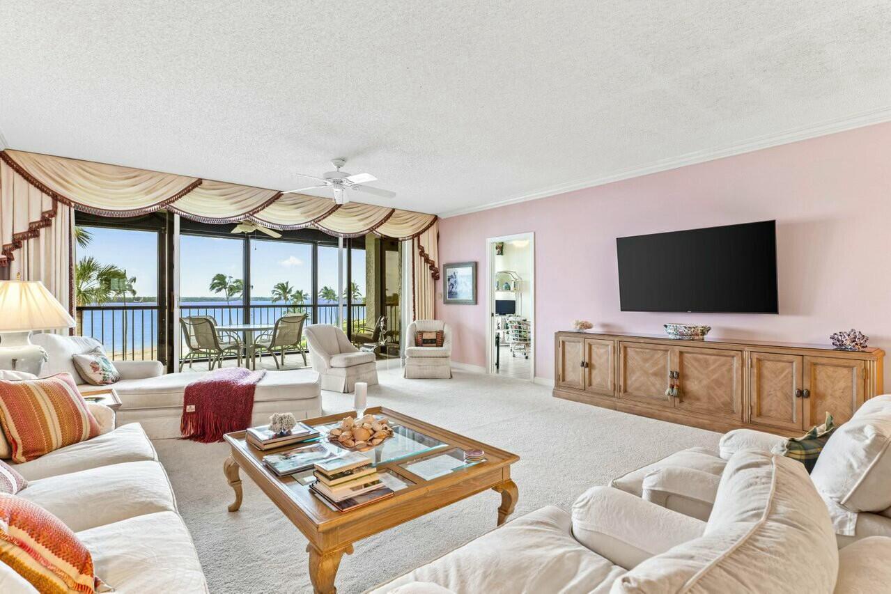 2820 SE Dune Drive 2305