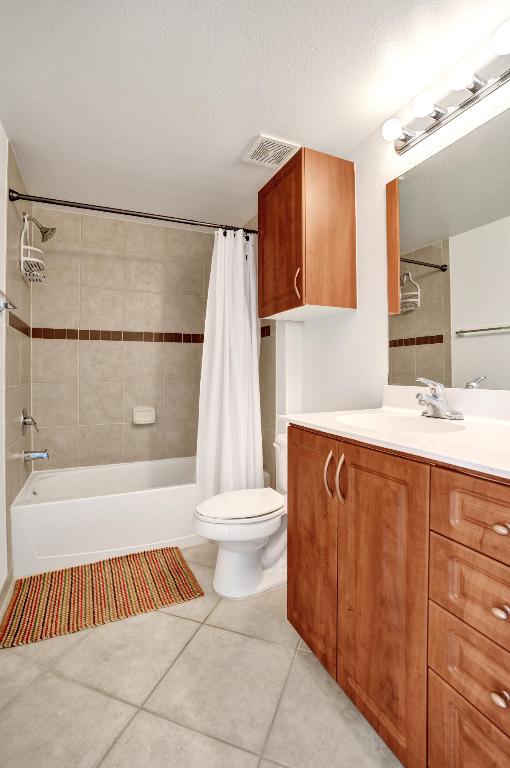 VILLAS AT EMERALD DUNES CONDO - Residential