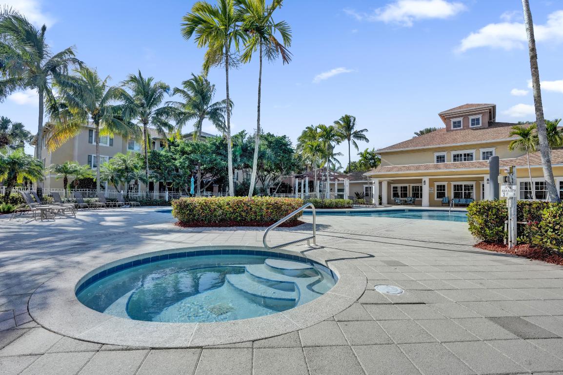 VILLAS AT EMERALD DUNES CONDO - Residential