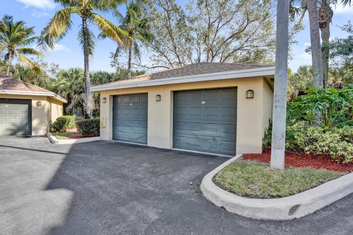 VILLAS AT EMERALD DUNES CONDO - Residential