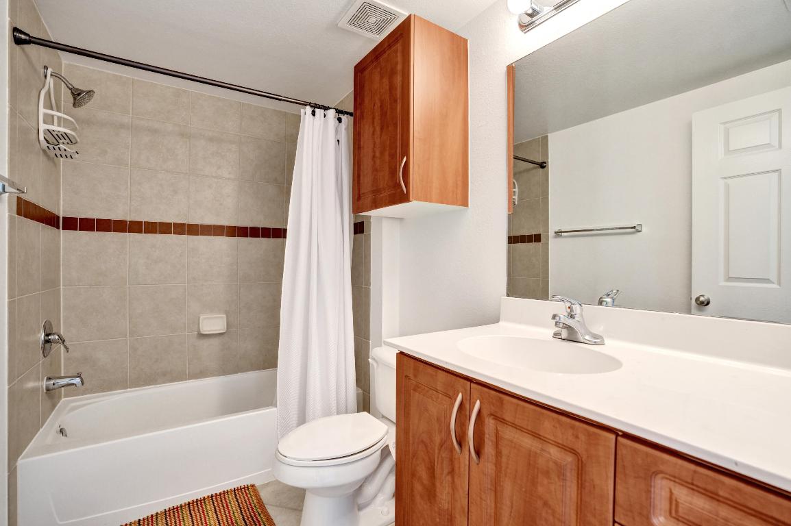 VILLAS AT EMERALD DUNES CONDO - Residential