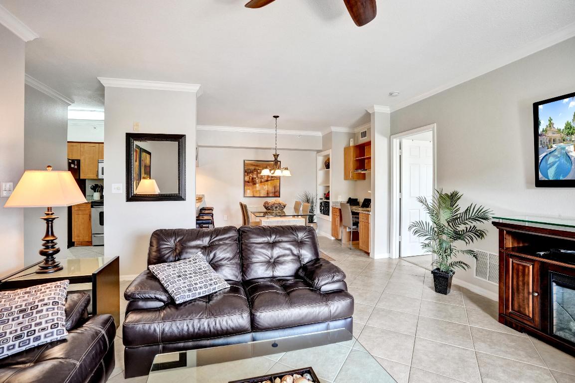 VILLAS AT EMERALD DUNES CONDO - Residential