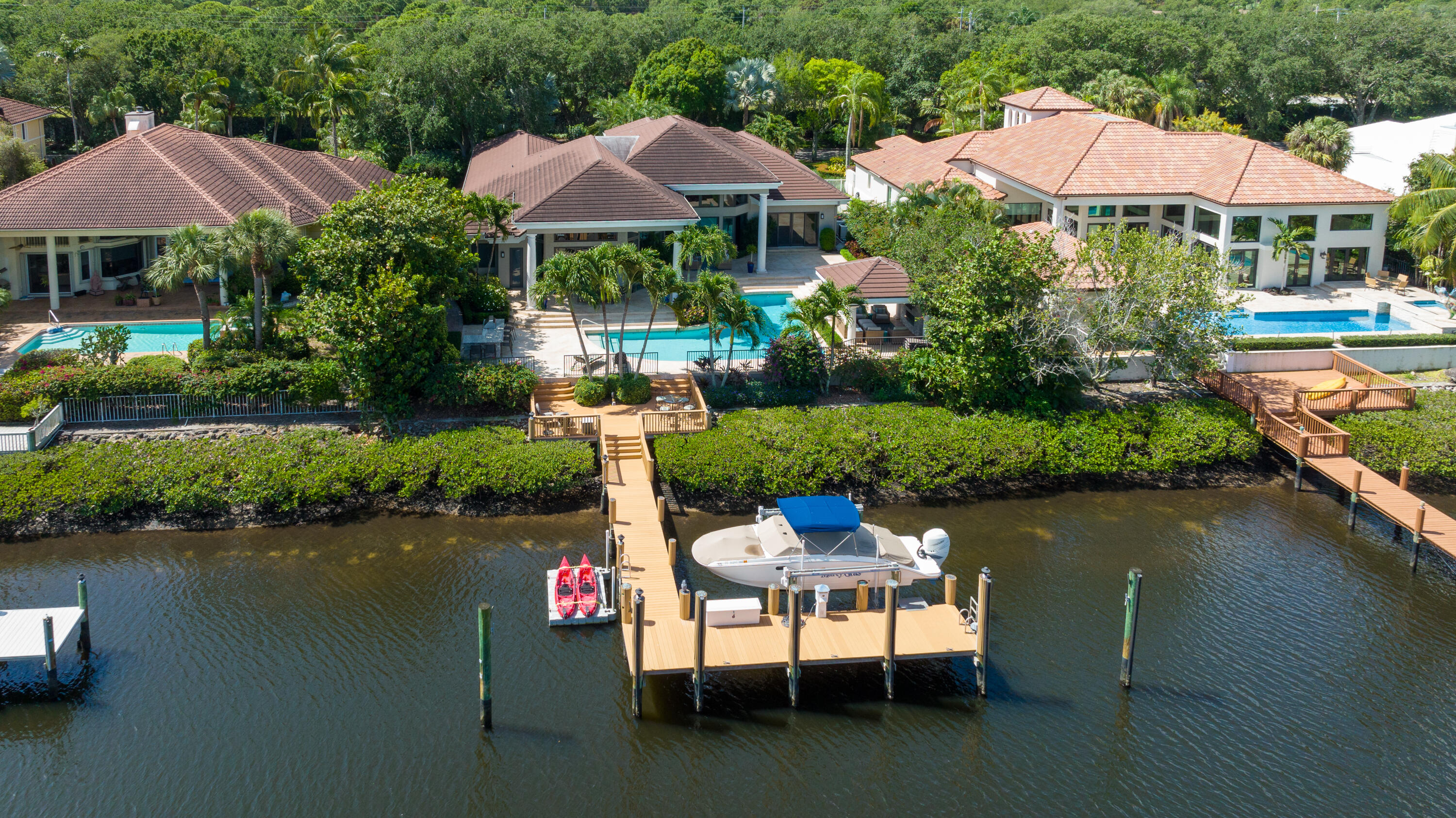 ADMIRALS COVE - Residential