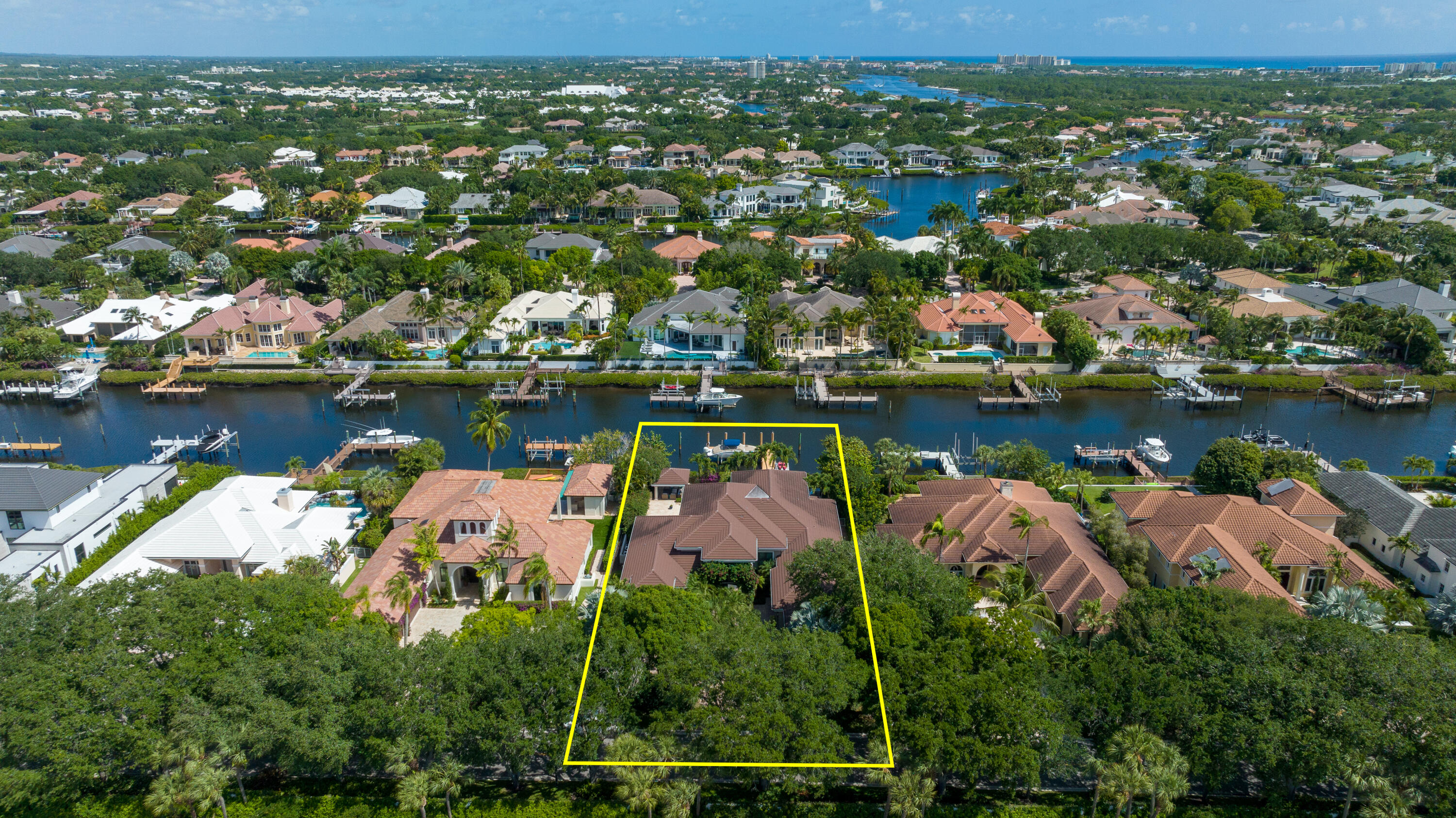 ADMIRALS COVE - Residential