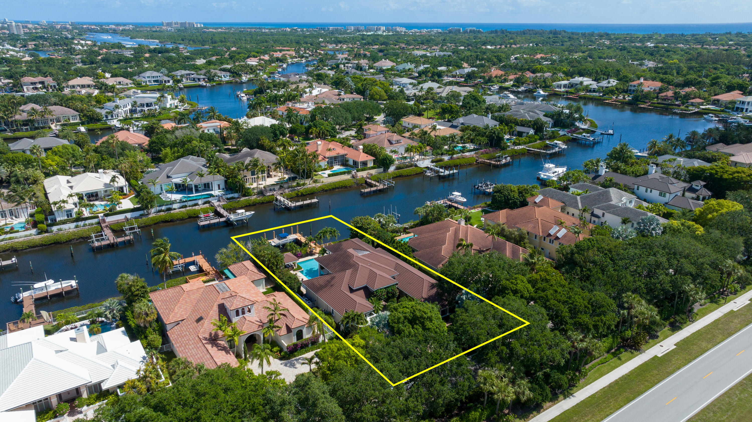 ADMIRALS COVE - Residential