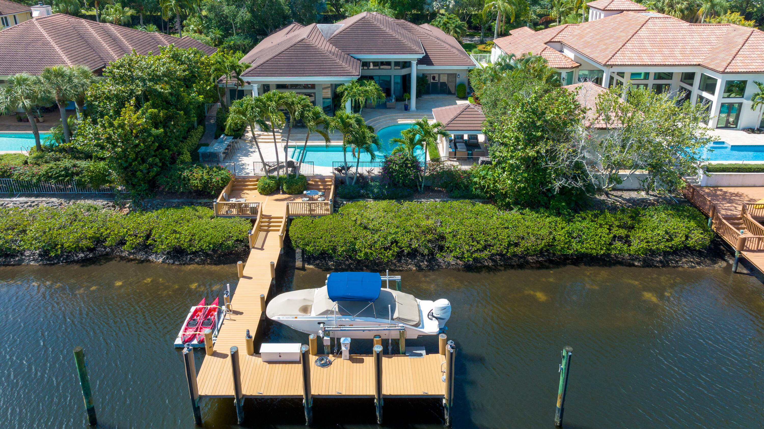 ADMIRALS COVE - Residential