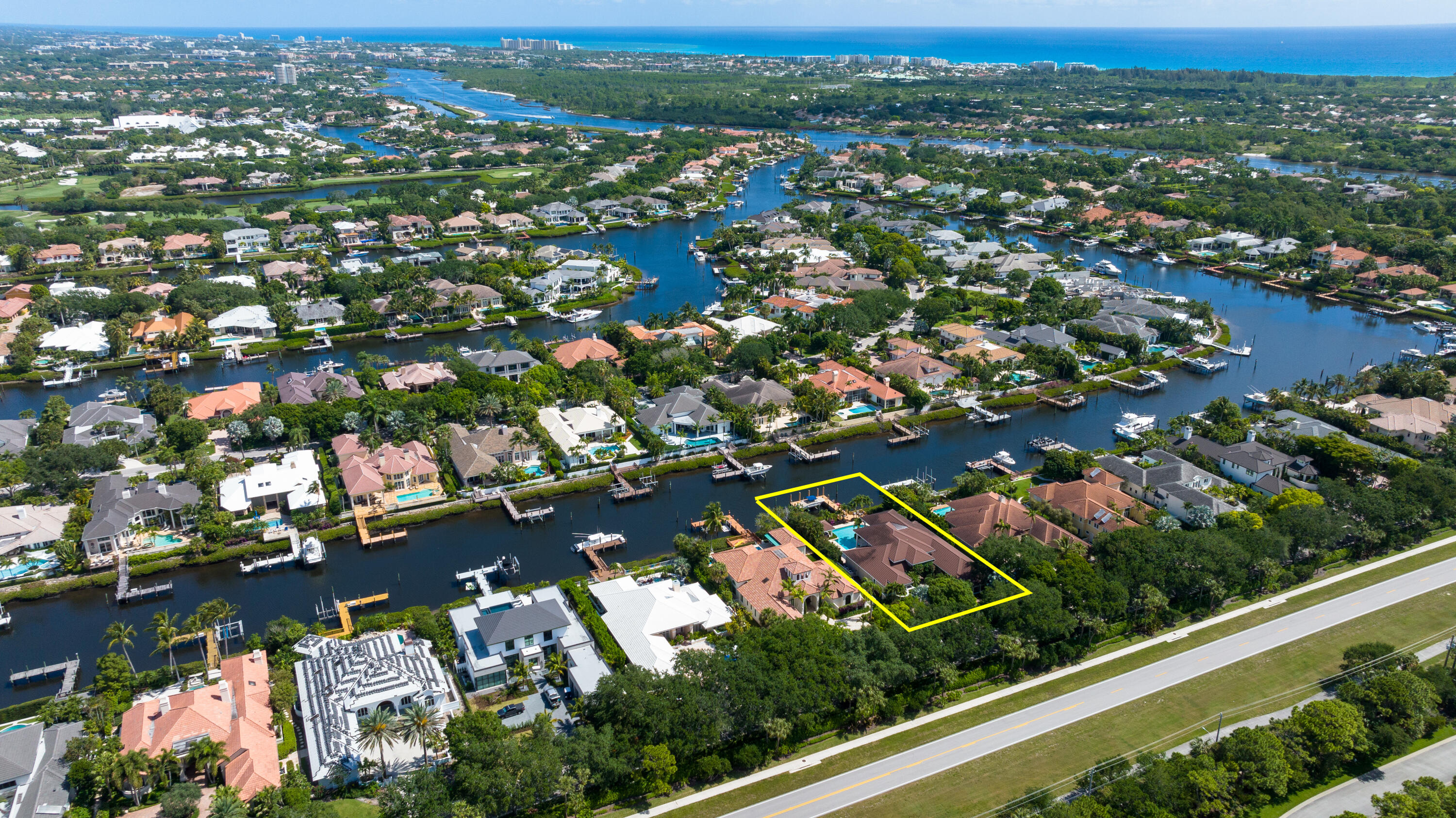 ADMIRALS COVE - Residential