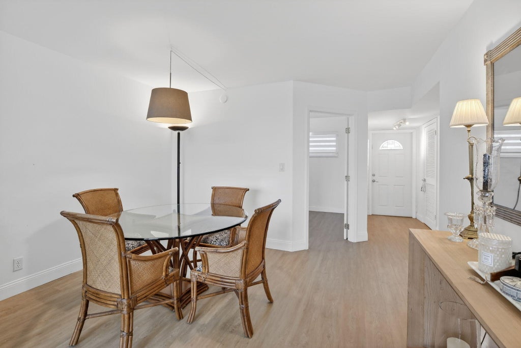 Photo of 9820 S HOLLYBROOK LAKE Drive #306, Pembroke Pines, FL 33025 (MLS # B26067896)