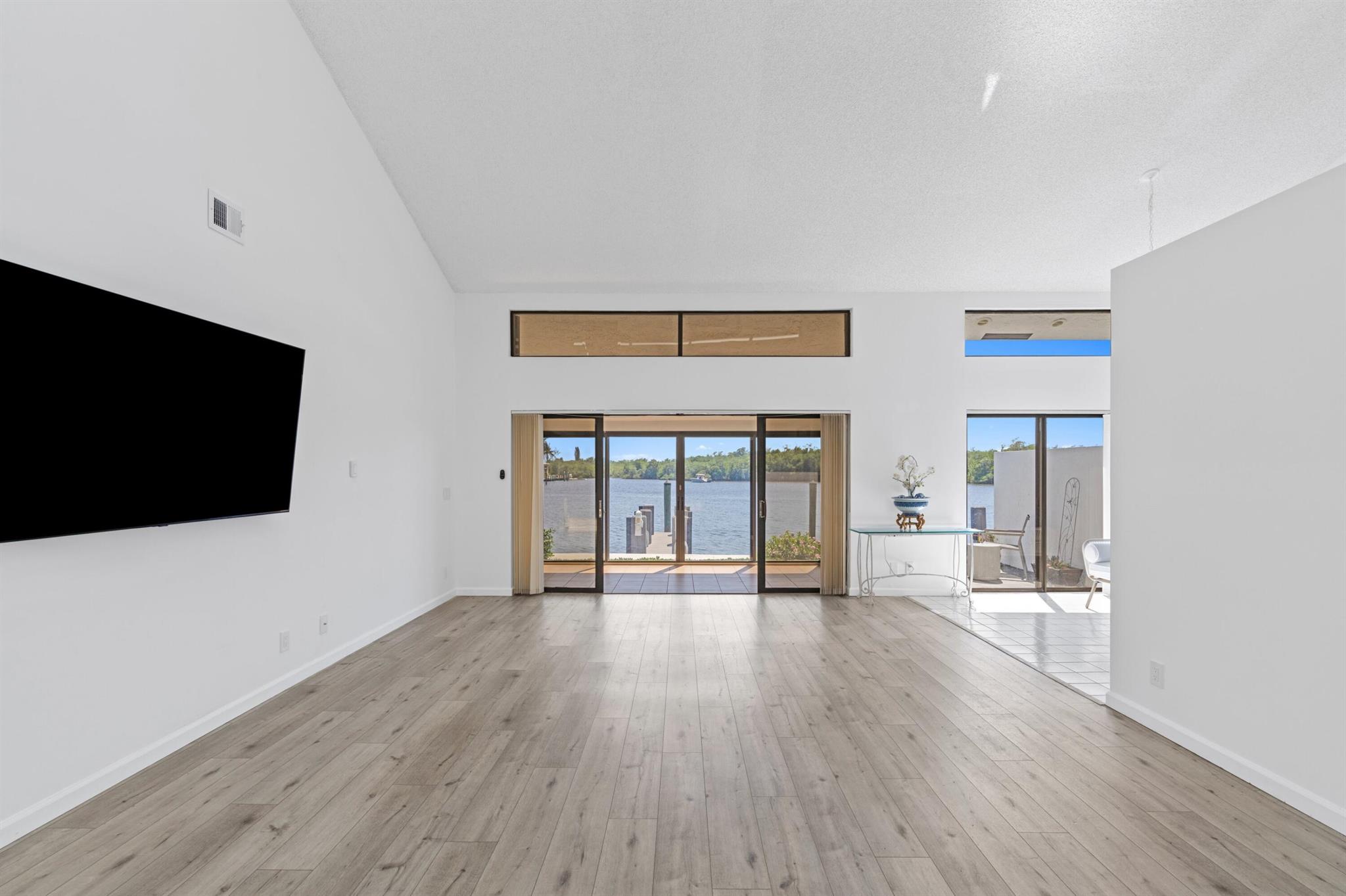 PELICAN COVE - Residential