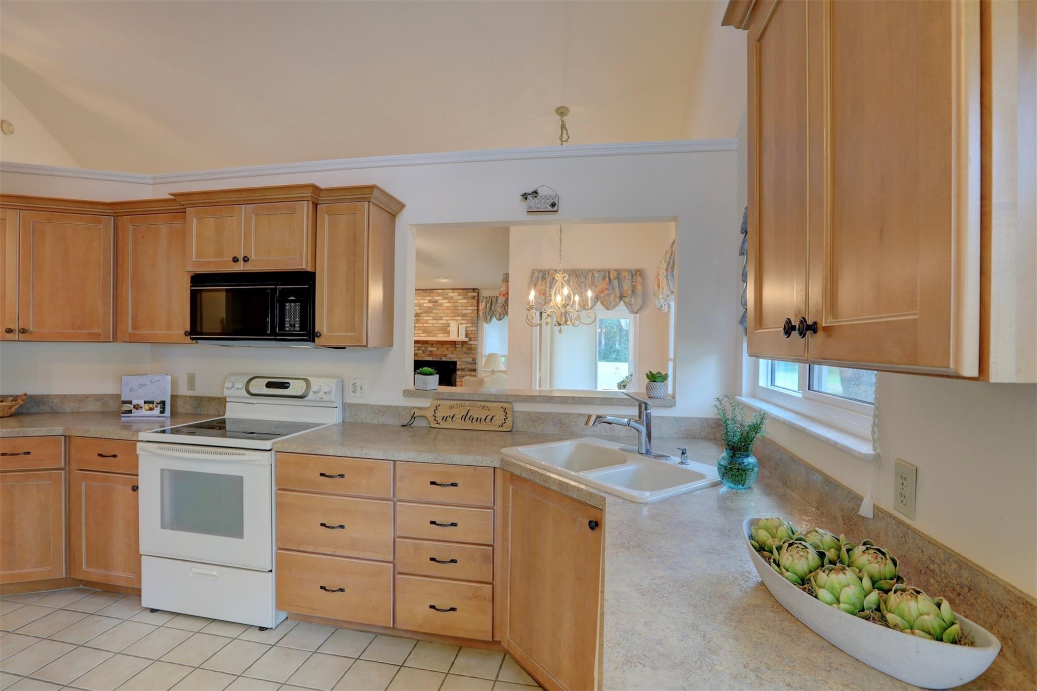 Pelican Pointe Of Sebasti - Residential