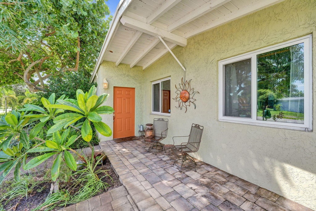 Photo of 4541 NE 14TH Terrace, Pompano Beach, FL 33064 (MLS # B26076900)