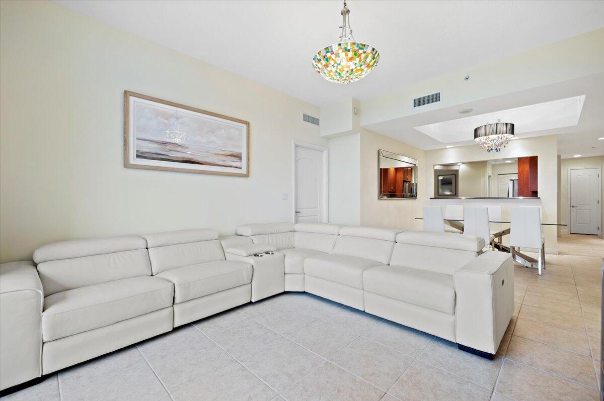 801 S Olive Avenue 601