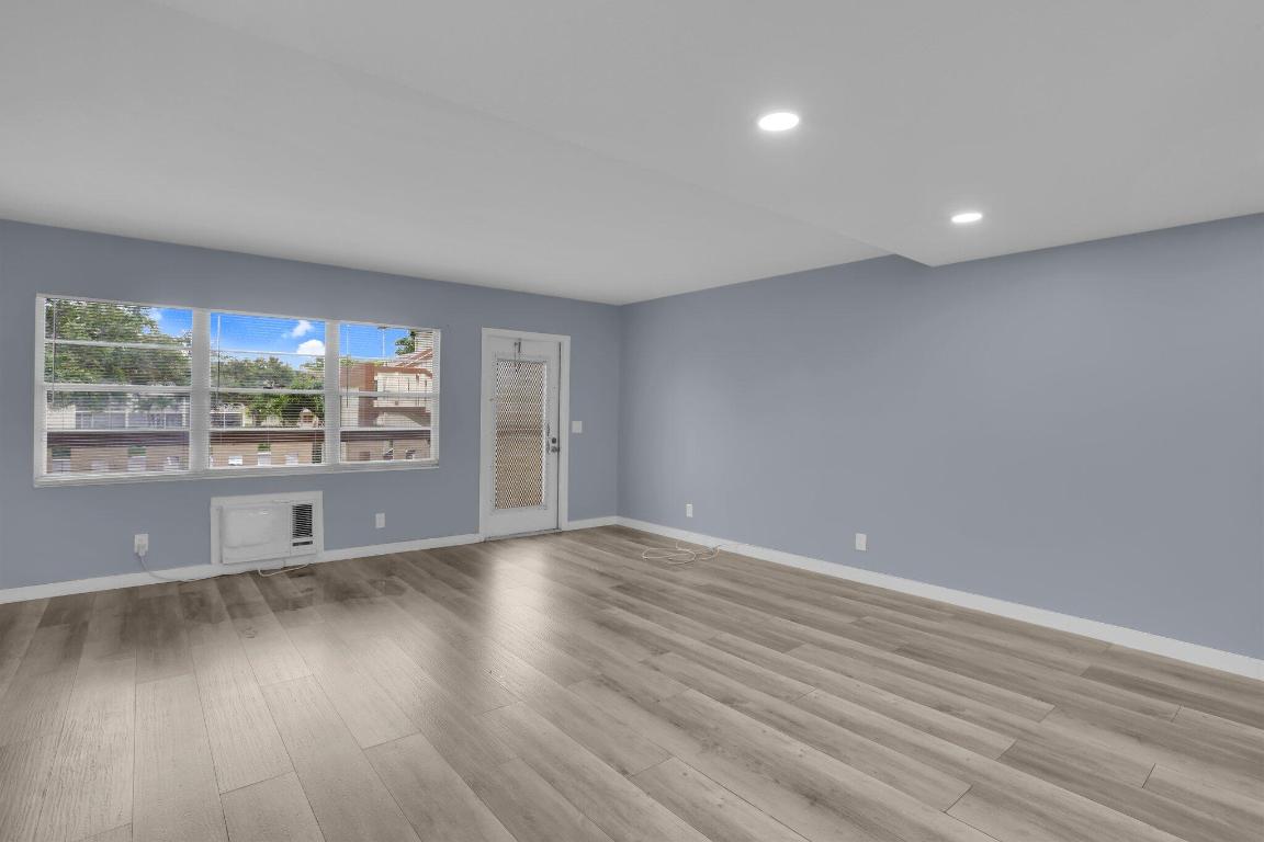 MANSFIELD AT CENTURY VILLAGE CONDO - Residential Lease