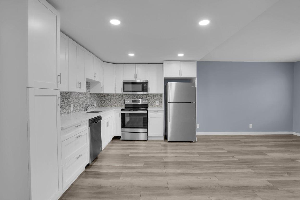 MANSFIELD AT CENTURY VILLAGE CONDO - Residential Lease