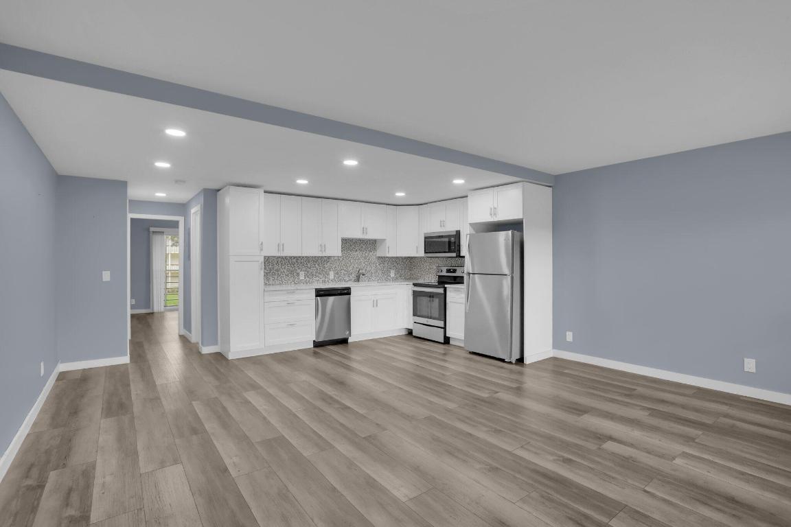 MANSFIELD AT CENTURY VILLAGE CONDO - Residential Lease