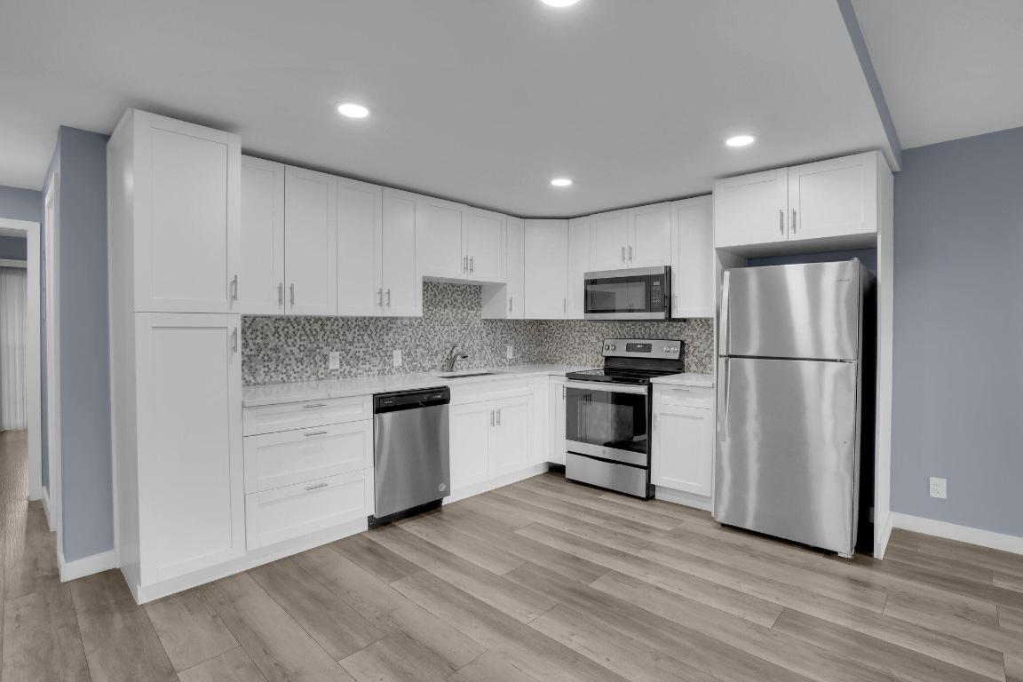 MANSFIELD AT CENTURY VILLAGE CONDO - Residential Lease