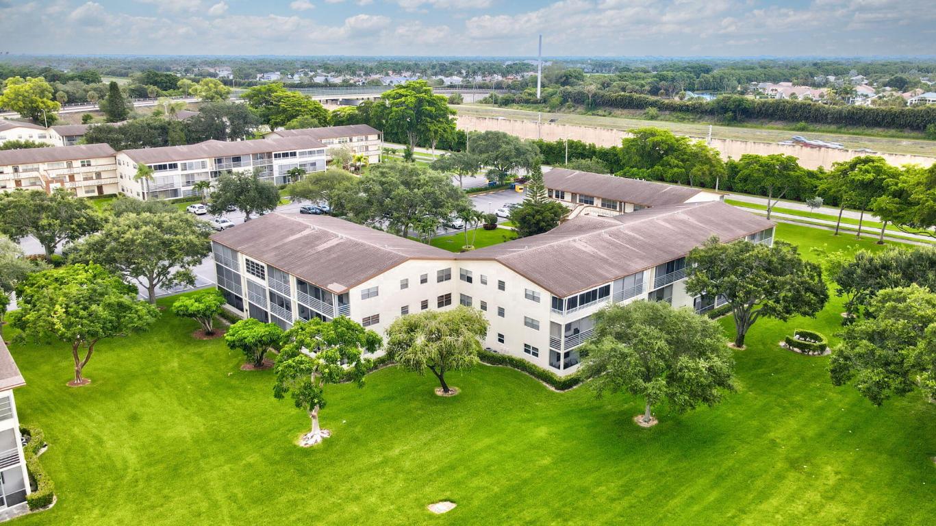 MANSFIELD AT CENTURY VILLAGE CONDO - Residential Lease