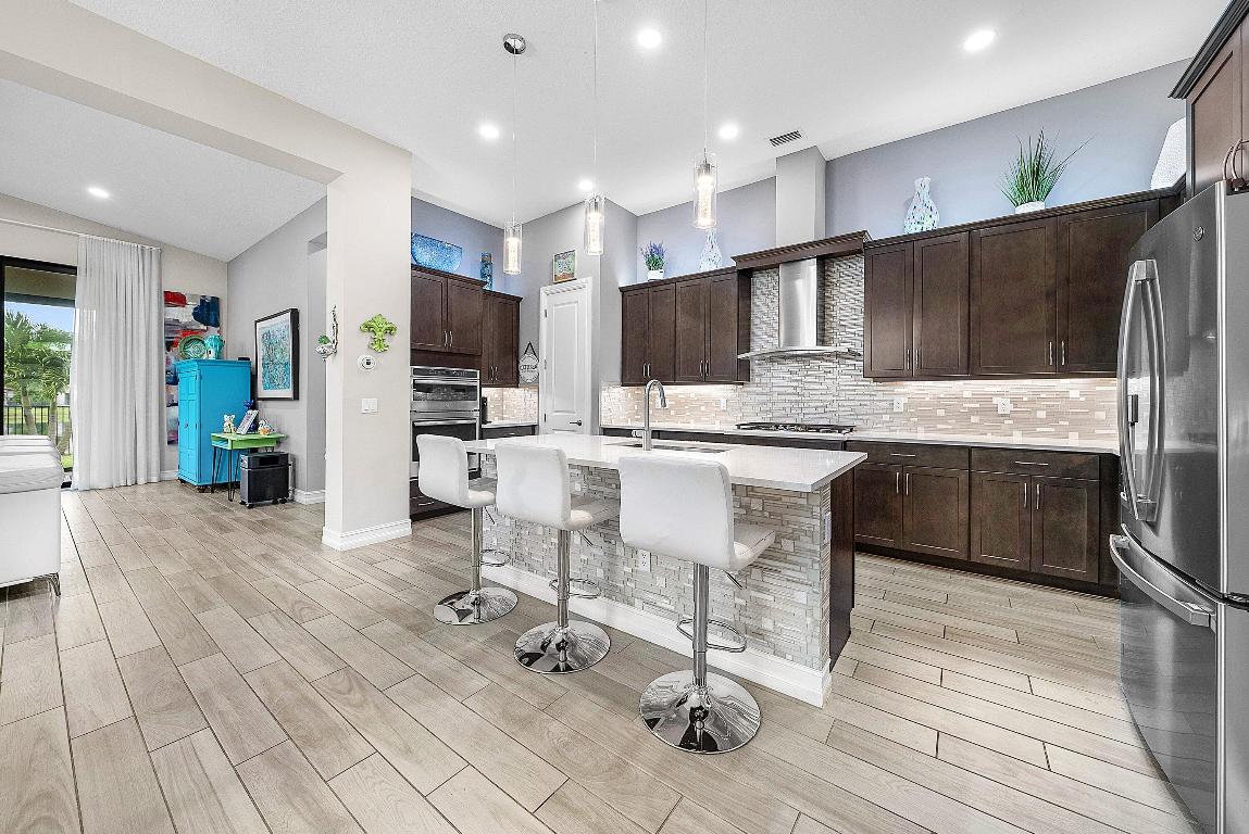 PALM MEADOWS ESTATES - Residential