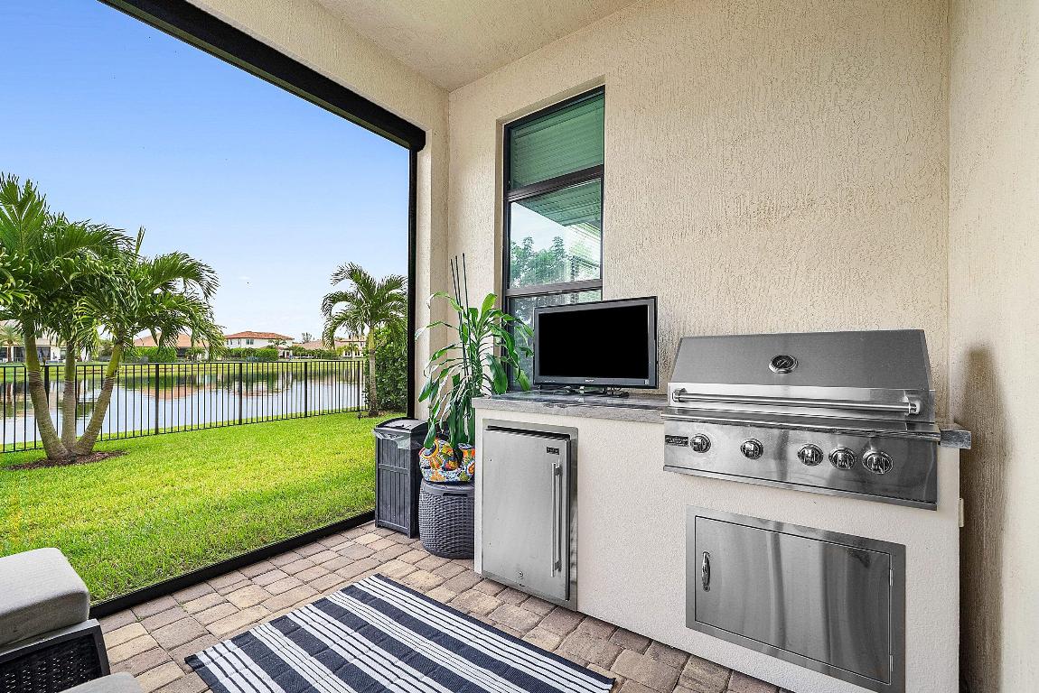 PALM MEADOWS ESTATES - Residential