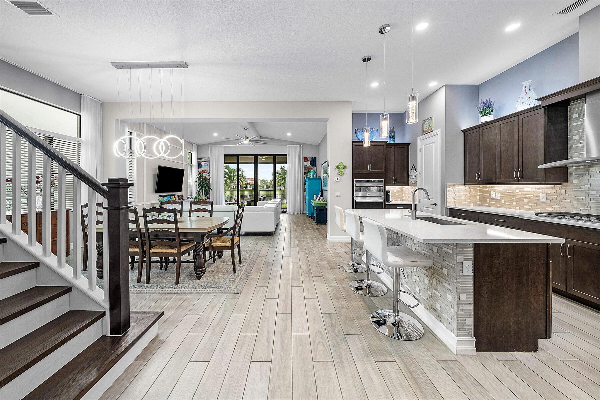 8884 Grand Prix Lane