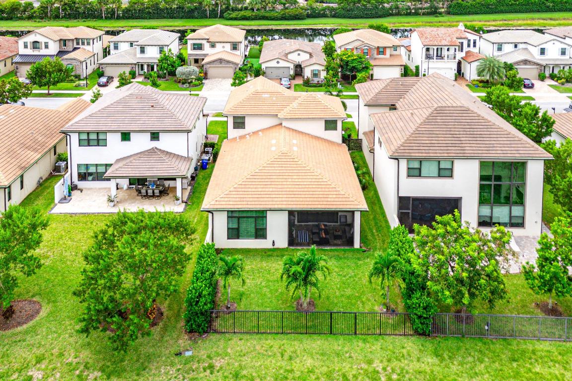 PALM MEADOWS ESTATES - Residential