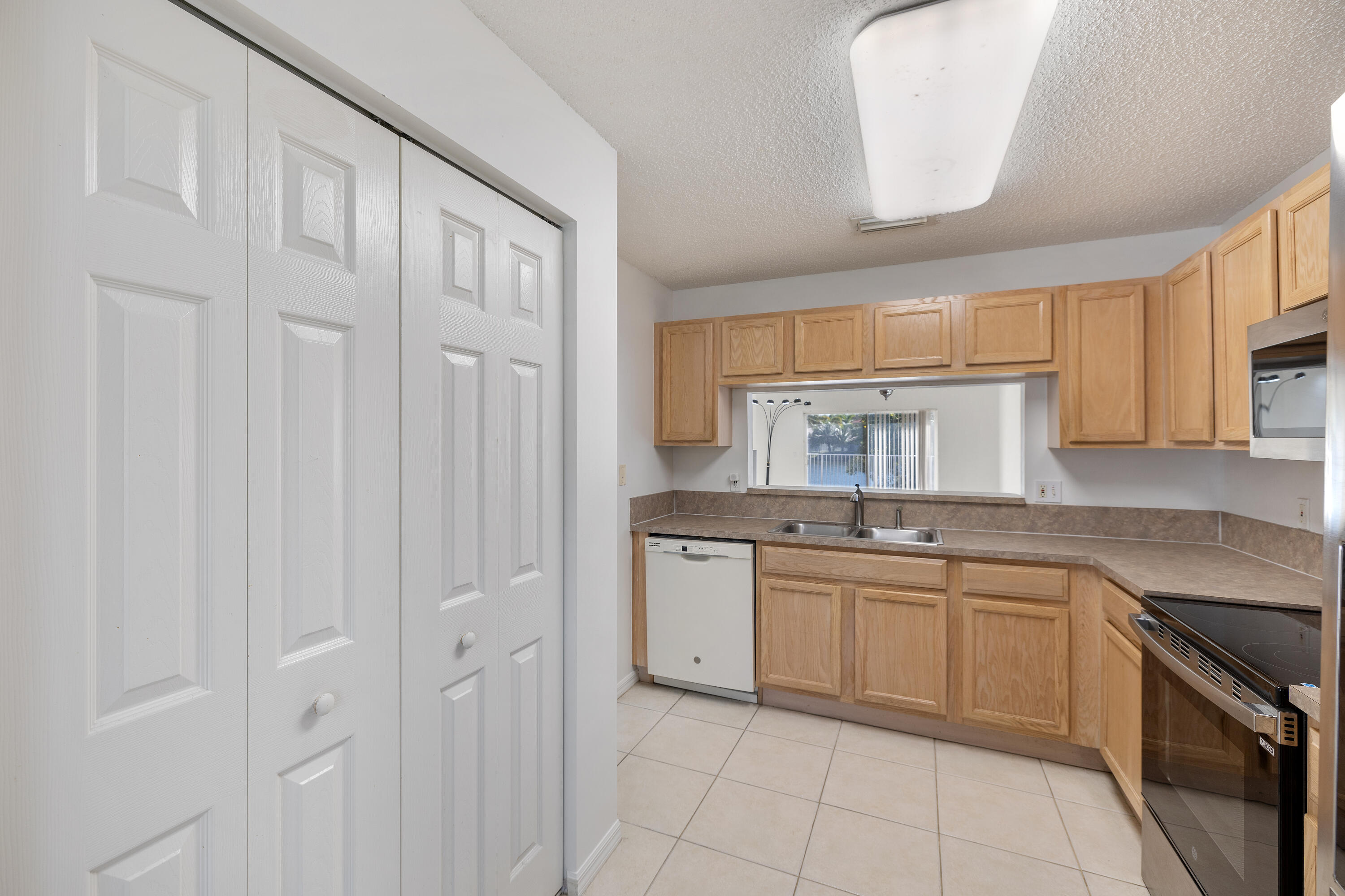 BANYAN TRAILS - Residential