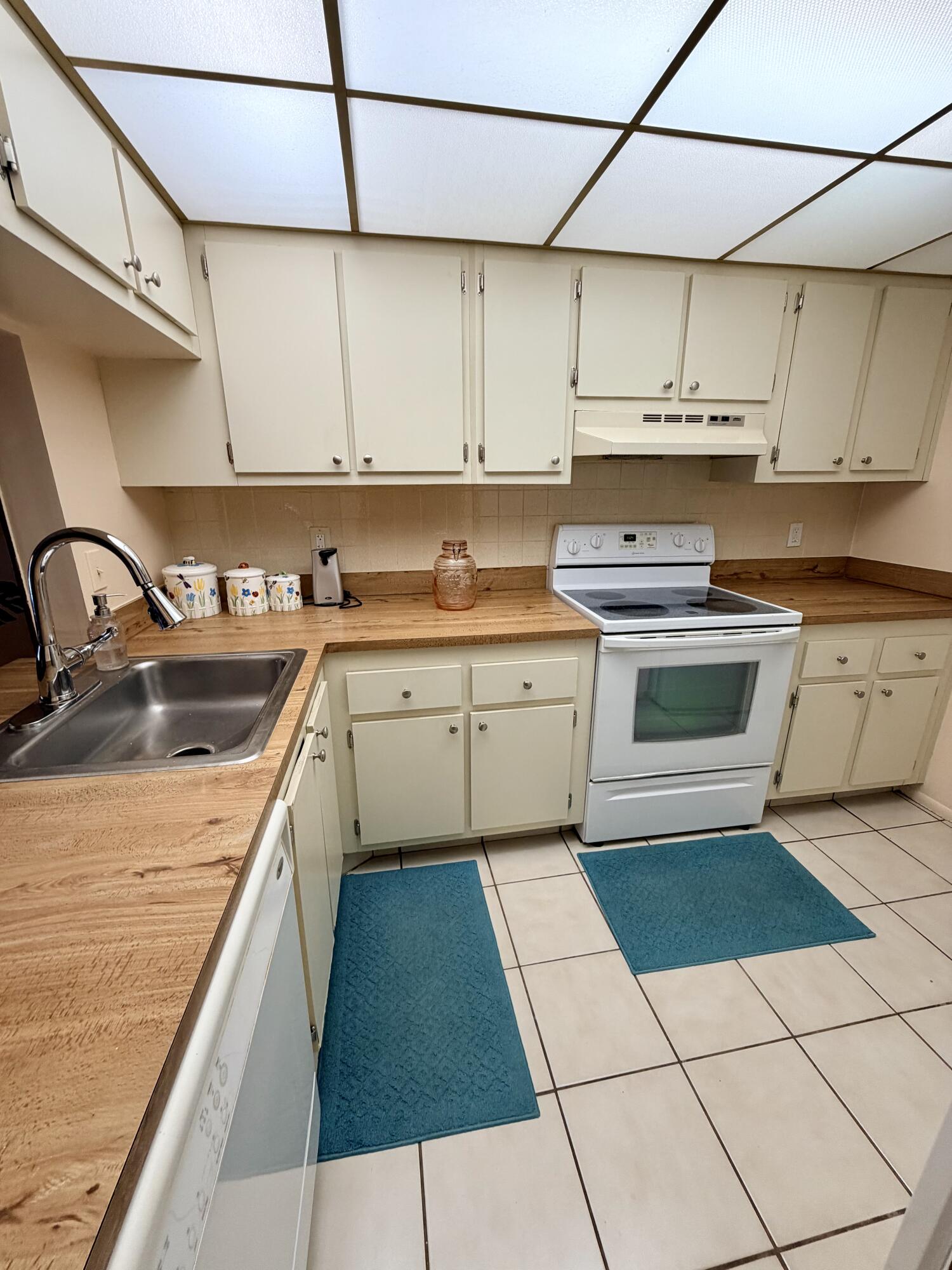 WINDING LAKE AT WELLEBY CONDO - Residential