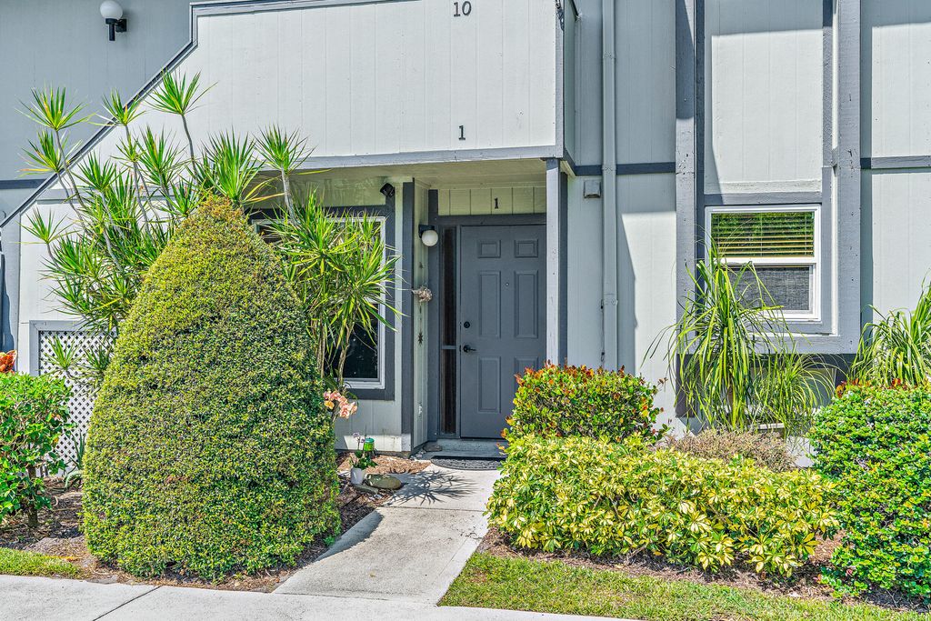 Photo of 8227 SE Croft Circle #1, Hobe Sound, FL 33455 (MLS # R10795894)