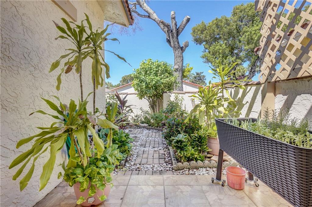 Coquina Lakes 105-22 B - Residential
