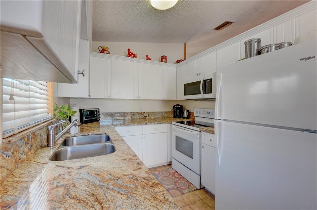 Coquina Lakes 105-22 B - Residential