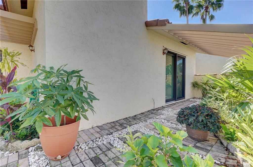 Coquina Lakes 105-22 B - Residential