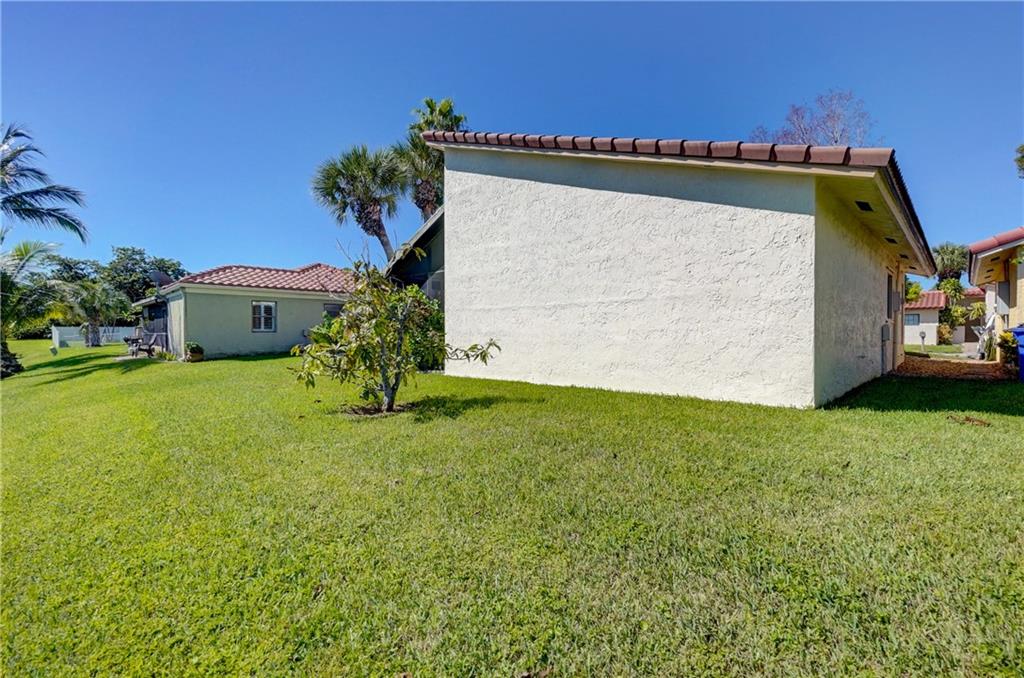 Coquina Lakes 105-22 B - Residential