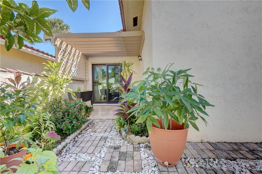 Coquina Lakes 105-22 B - Residential