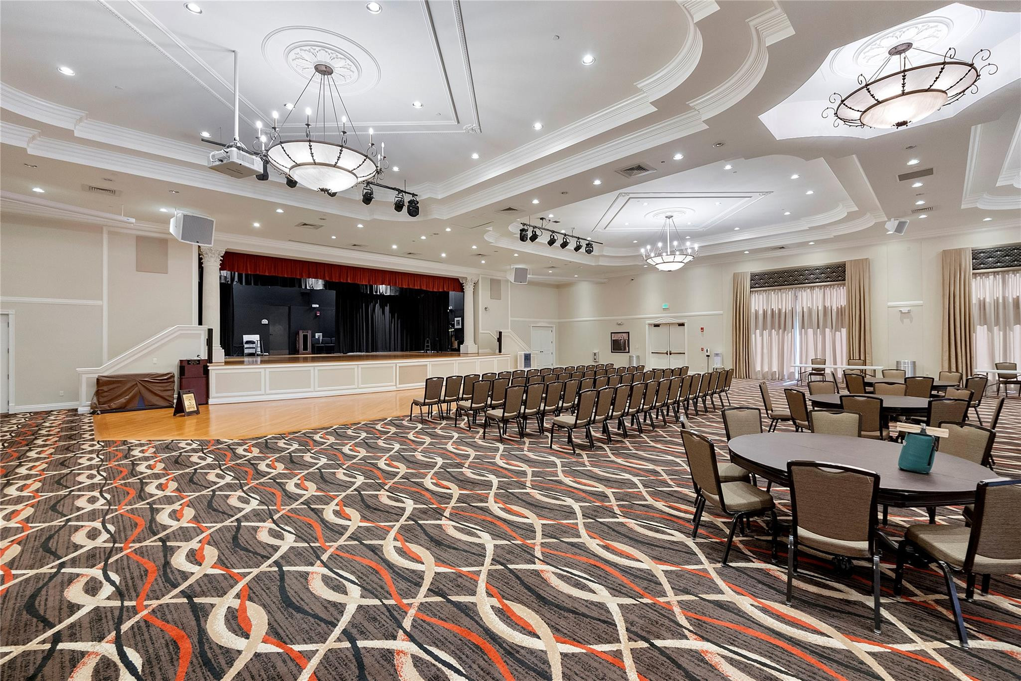 VALENCIA SHORES - Residential