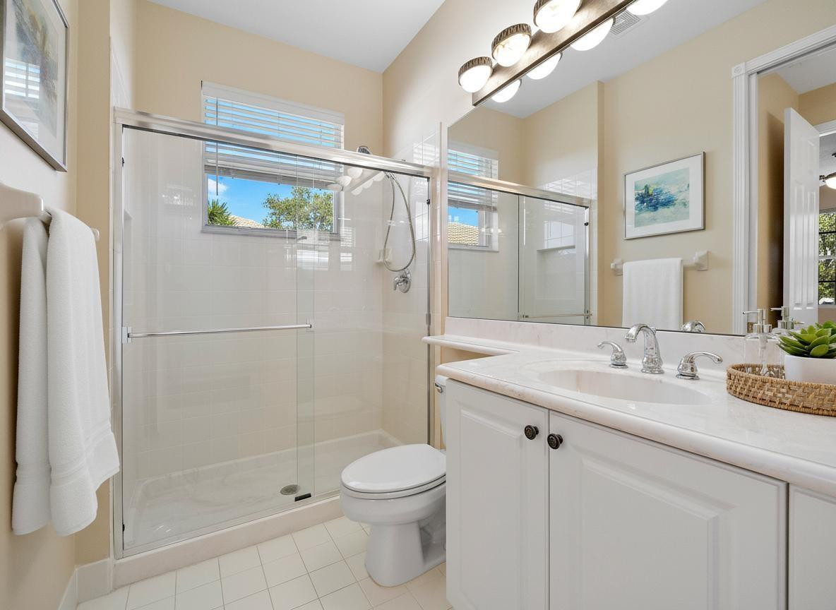 VALENCIA SHORES - Residential