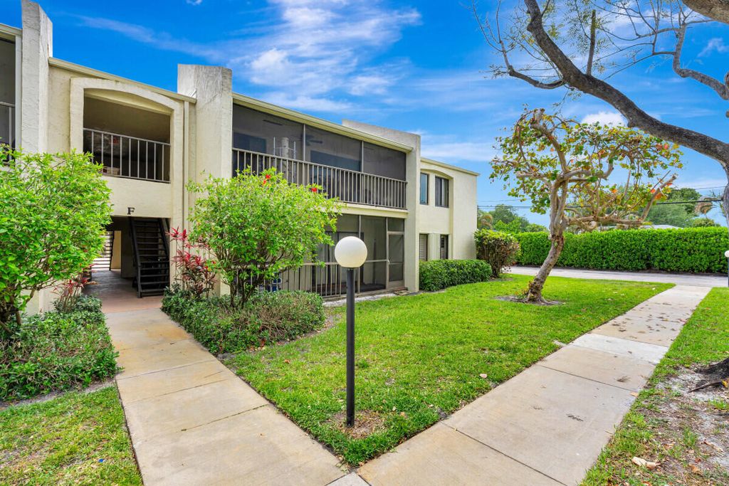 Photo of 150 Pineview Road #F3, Jupiter, FL 33469 (MLS # B26017825)