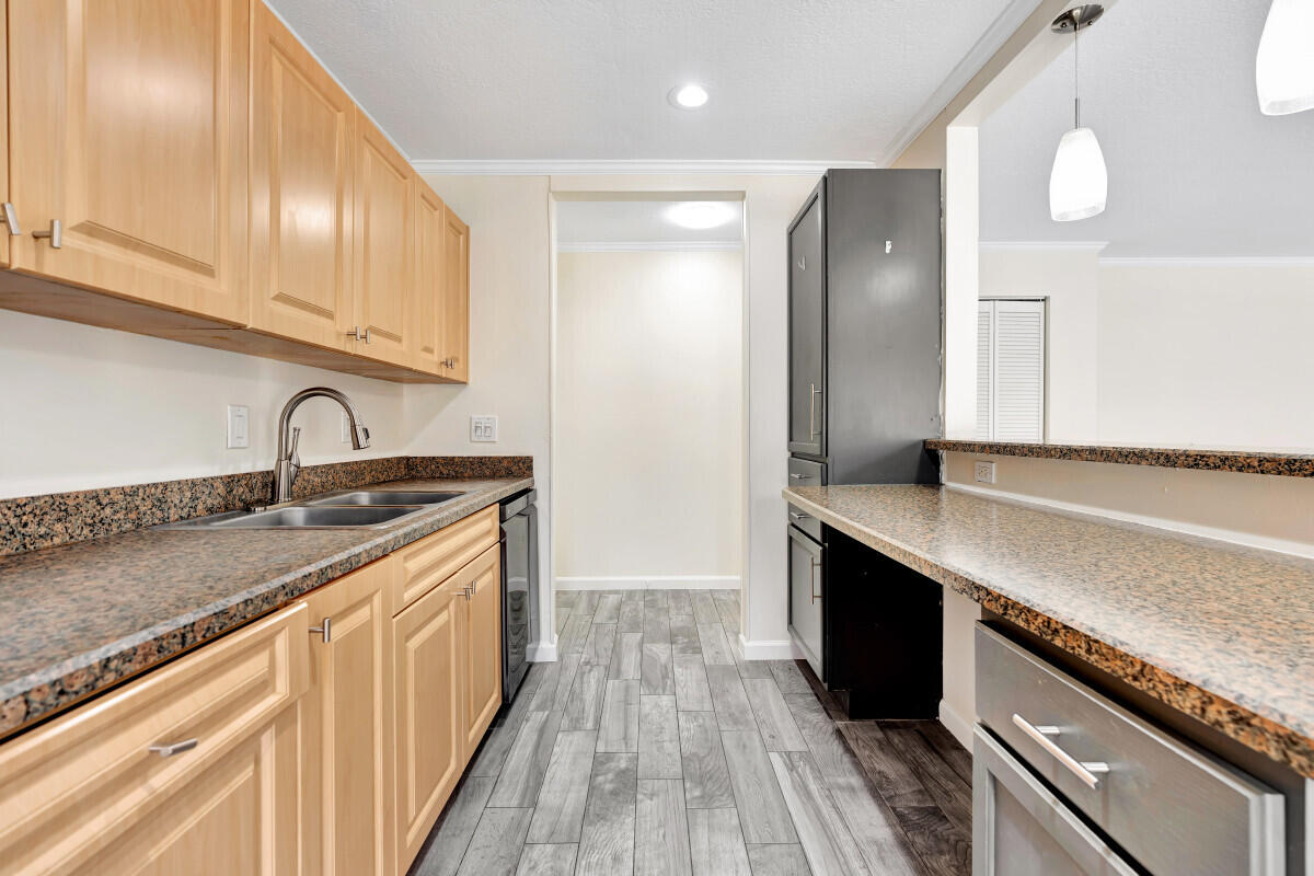 PINES OF JUPITER/TEQUESTA CONDO - Residential Lease