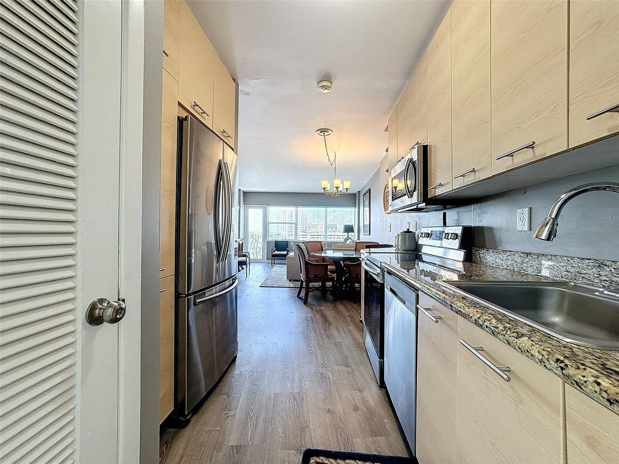 LE CERCLE BY THE BEACH - Residential Lease