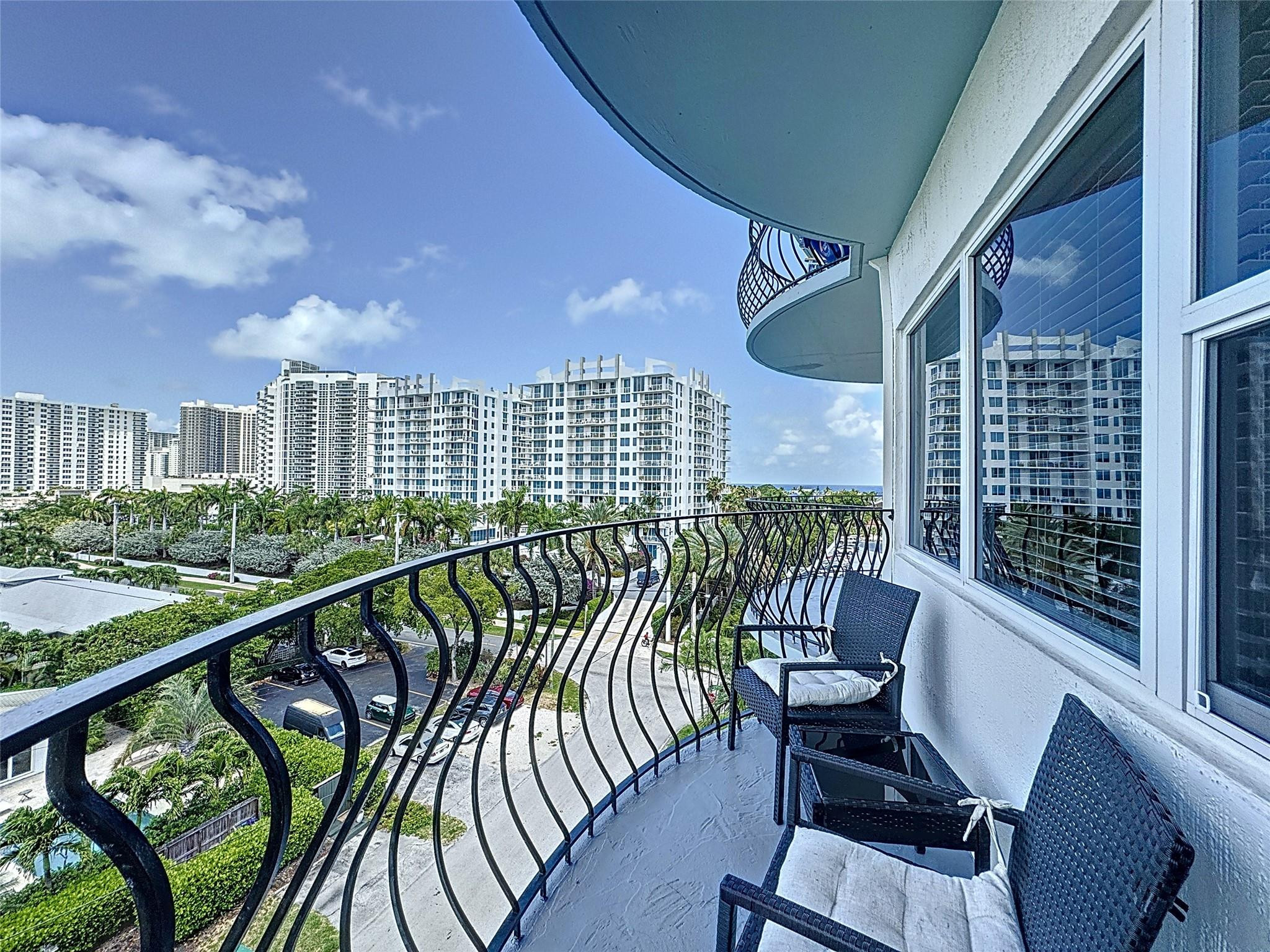 LE CERCLE BY THE BEACH - Residential Lease