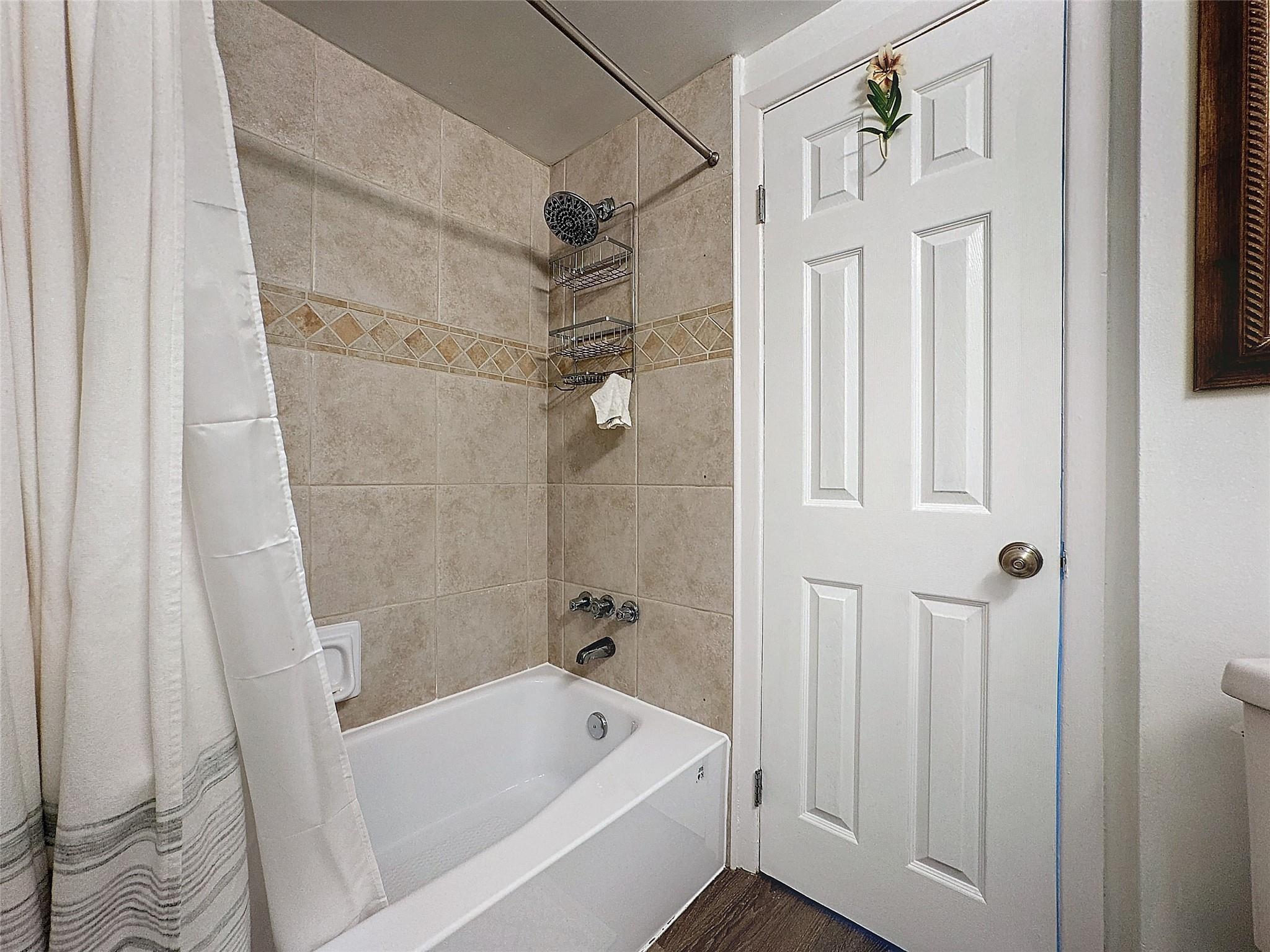 LE CERCLE BY THE BEACH - Residential Lease