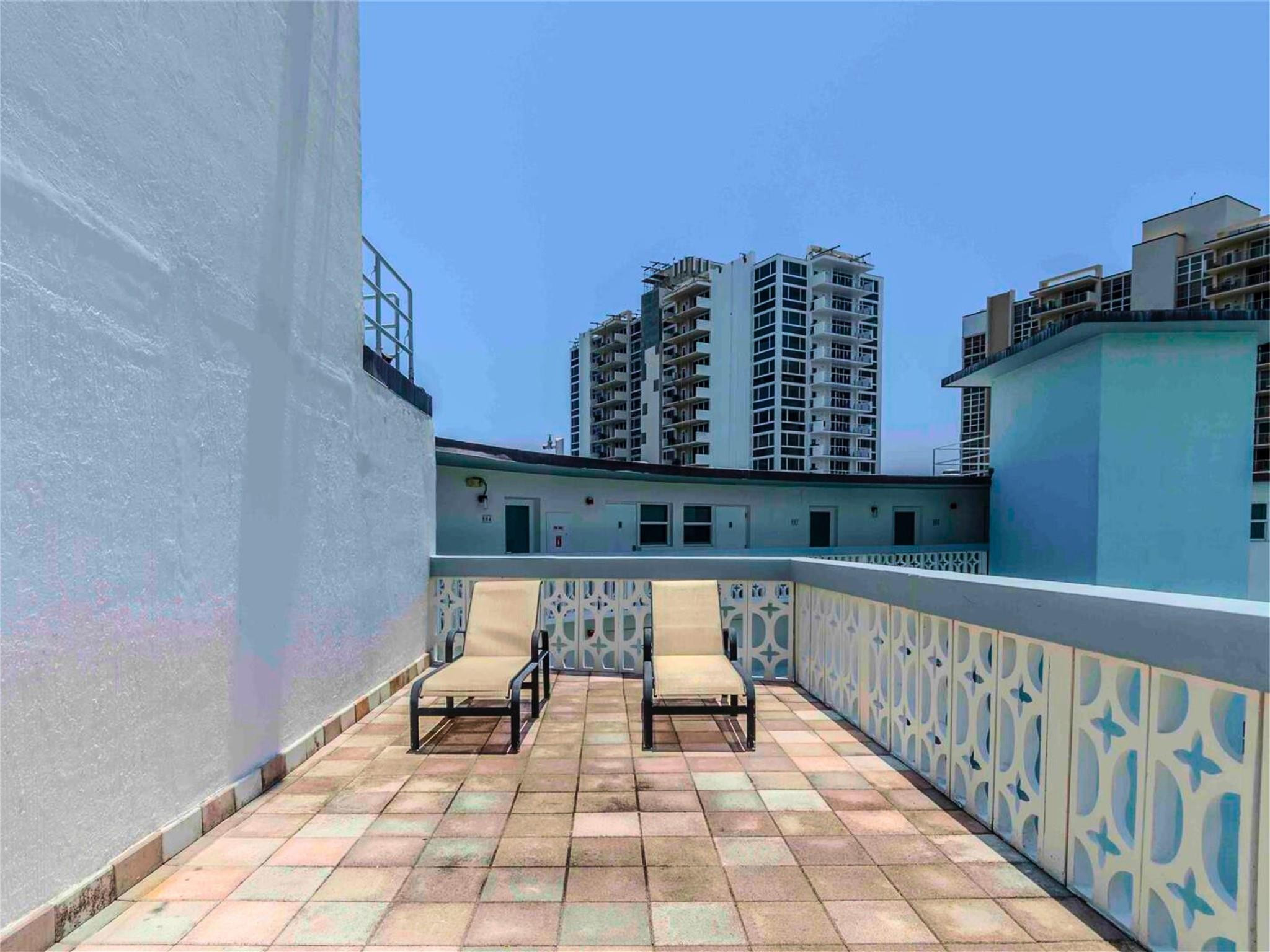 LE CERCLE BY THE BEACH - Residential Lease