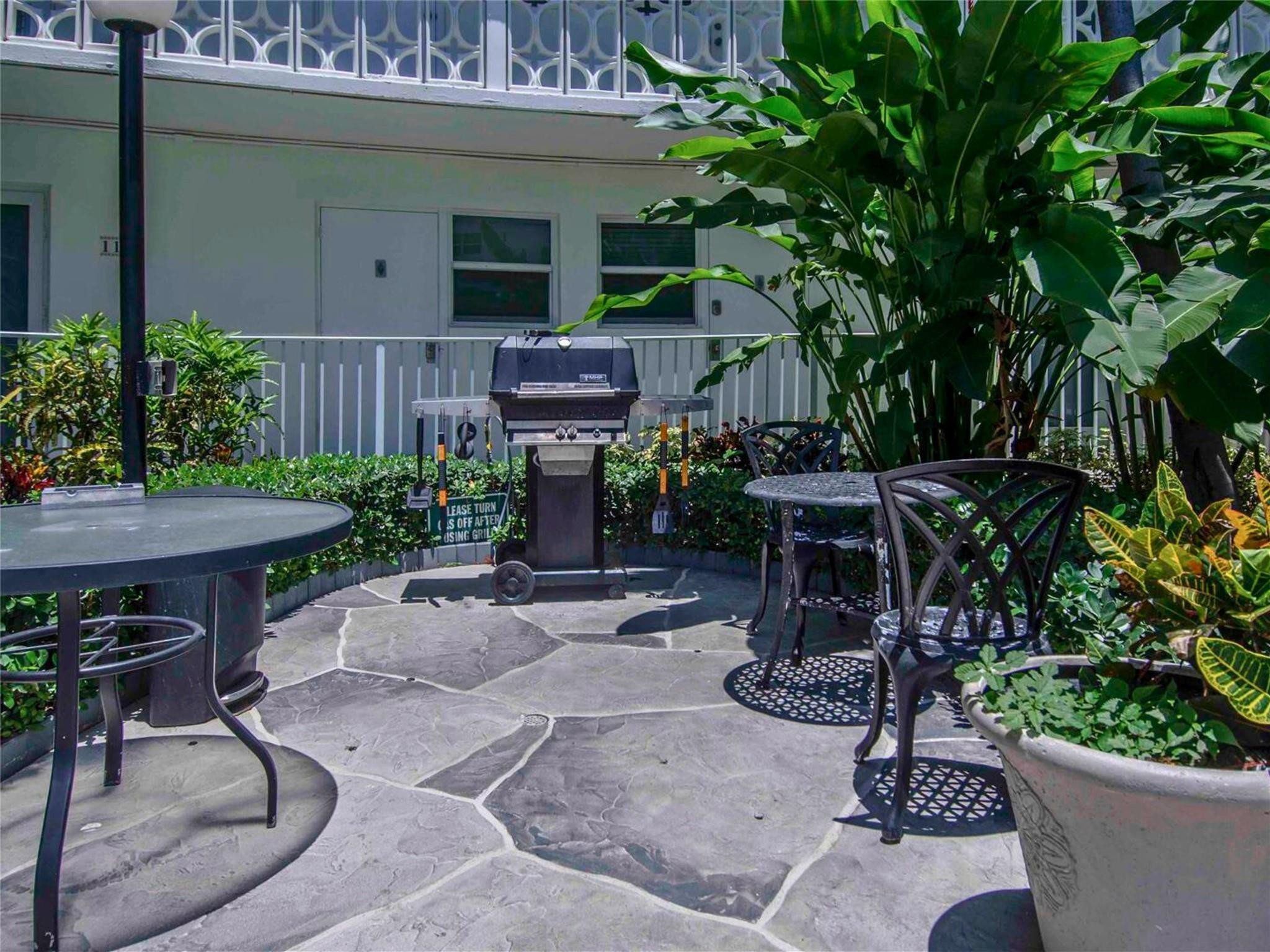 LE CERCLE BY THE BEACH - Residential Lease