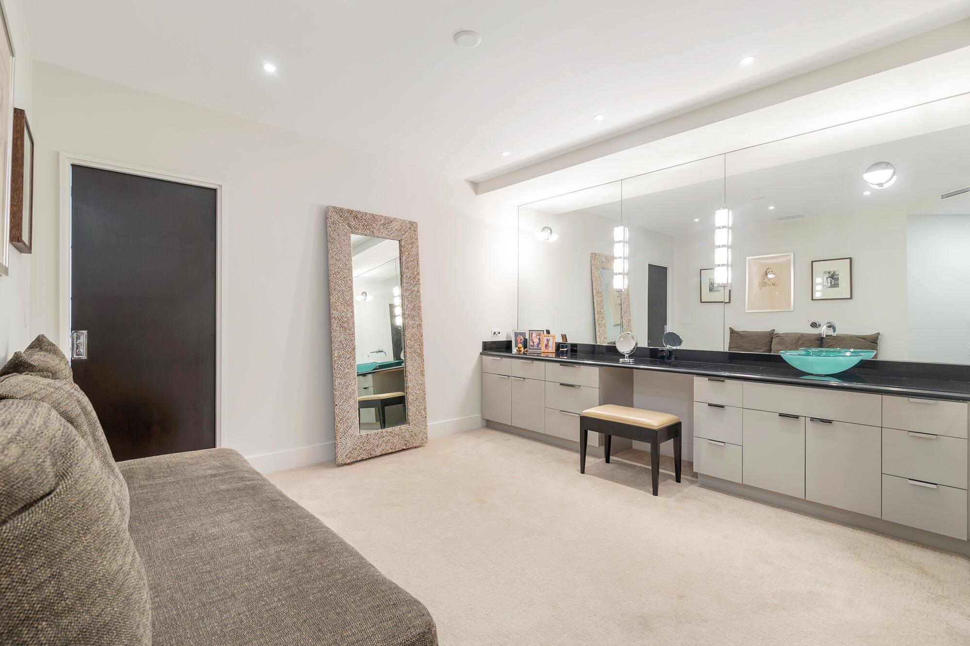 TWO THOUSAND CONDO - Residential